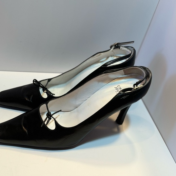 Great condition, beautiful shoe. Perfect for work, comfortable. 4 in heel - Picture 15 of 15